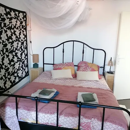 Апартаменты Au Joli Duplex Des Halles Coeur De