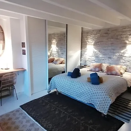 Апартаменты Au Joli Duplex Des Halles Coeur De *